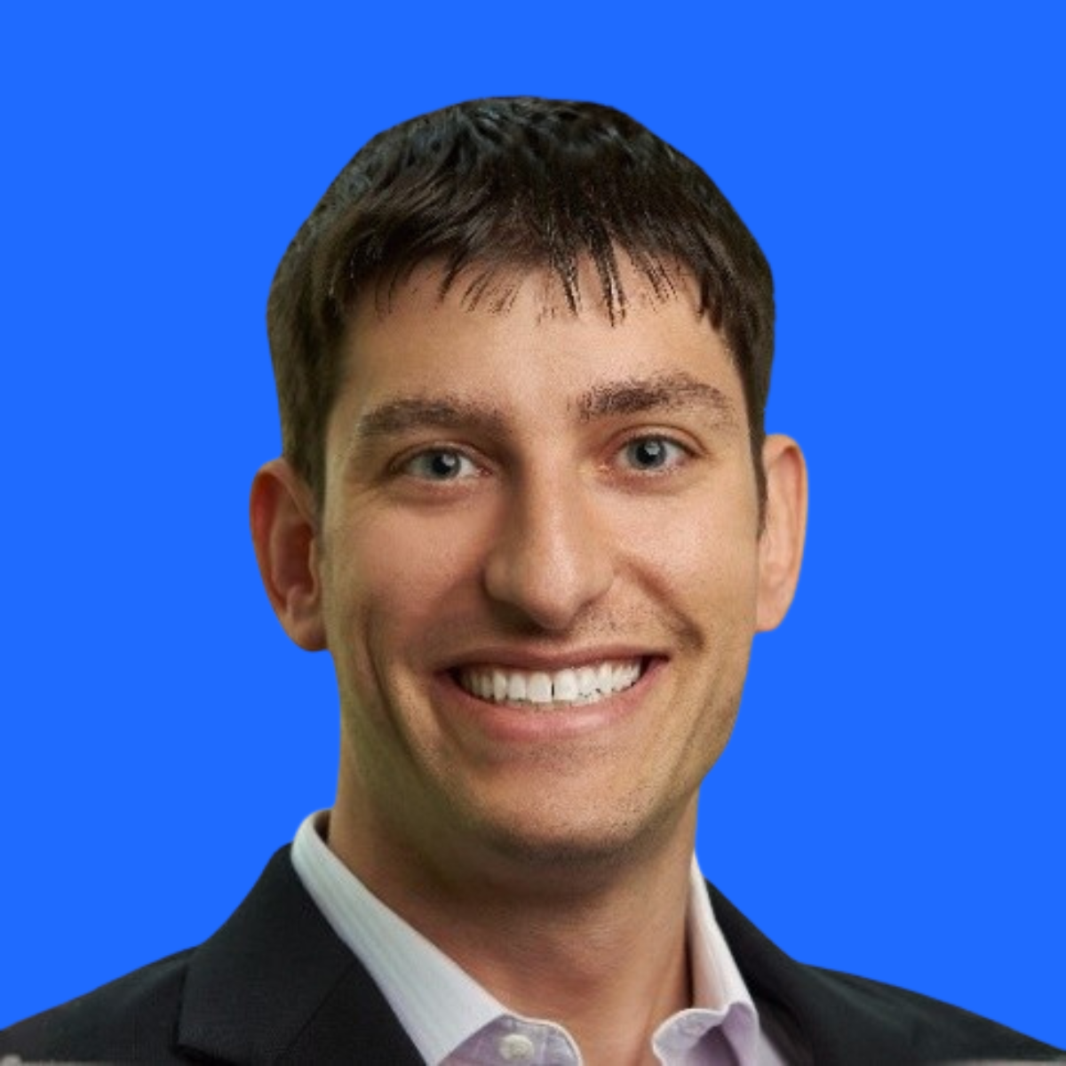 Adam Weinger Headshot MG.com